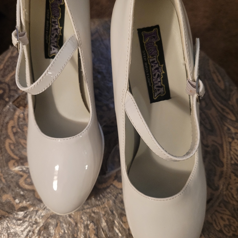 White heels - Picture 2 of 9